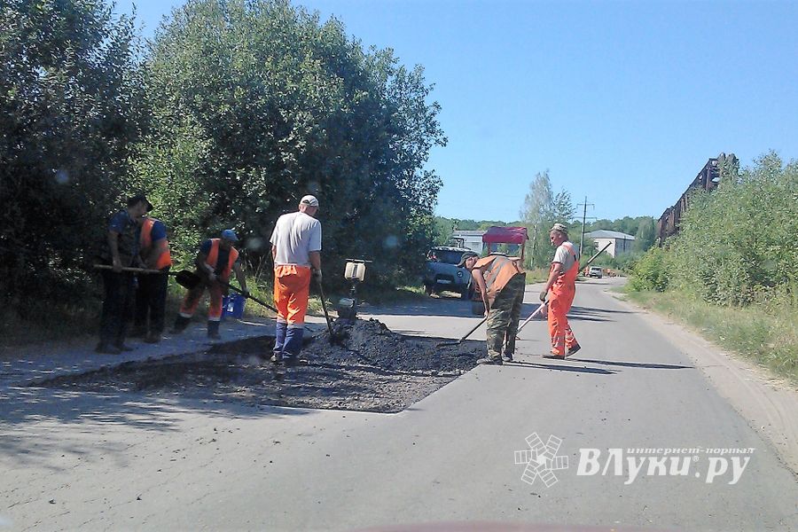 Ремонт дороги продолжается (ФОТО)