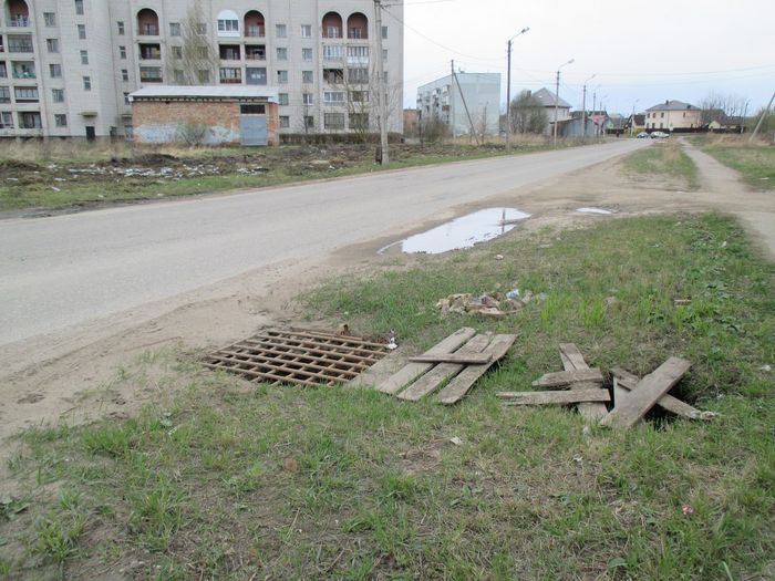 До Лаврино в Великих Луках субботник не дошёл...