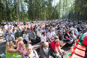 Турчак зажег партизанский костер и спел «Катюшу» вместе с ветеранами (фото)