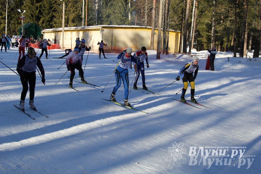 Всероссийская массовая лыжная гонка «Лыжня России 2015» состоялась в Великолукском районе (фото)