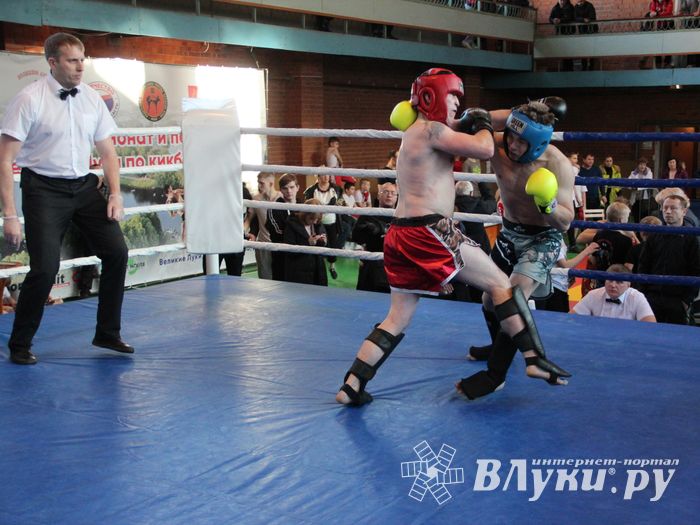 В Великих Луках прошли соревнования по кикбоксингу (ФОТО)