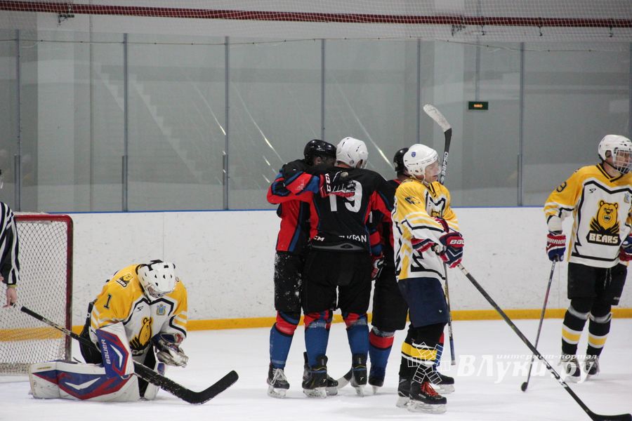Великолукский «Экспресс» одержал победу в игре с псковскими «Медведями» (ФОТО)