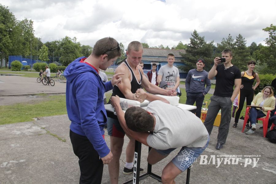 Сегодня Великие Луки отмечают День молодежи и Всероссийский олимпийский день (ФОТО)