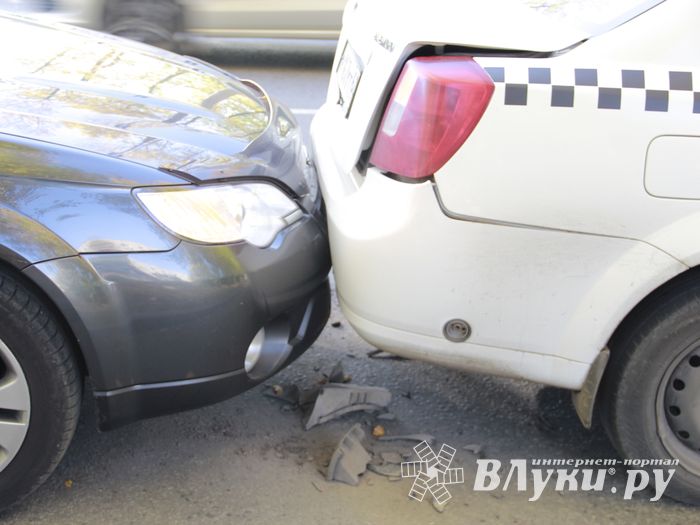 Сразу два ДТП случились сегодня утром на пр-те Гагарина (ФОТО)