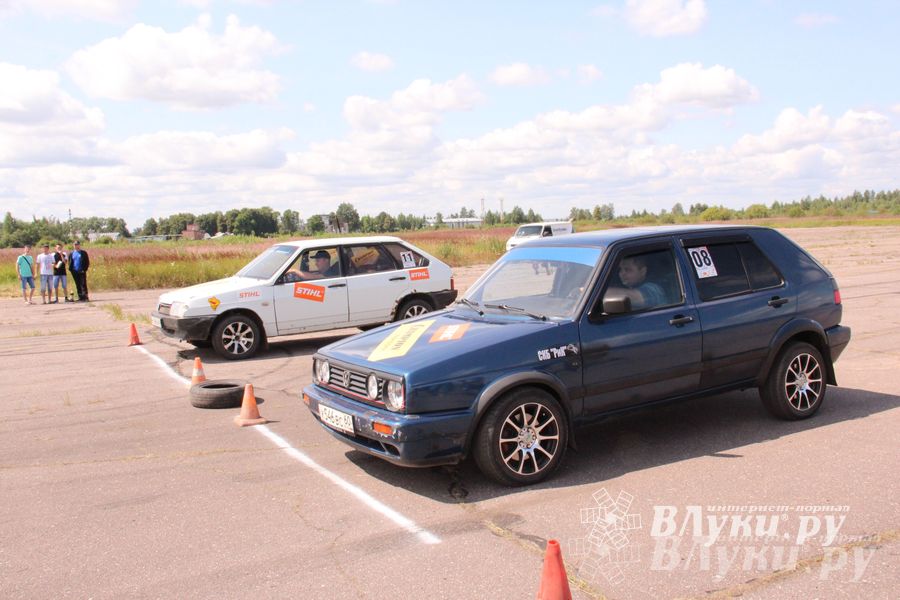 Под Великими Луками прошел второй этап Чемпионата по Drag Racing (фото)