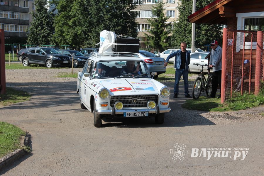 Ретро-автомобили побывали в Великих Луках (ФОТО)