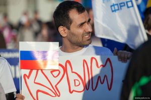 Пять тысяч жителей Пскова приняли участие в митинге по случаю воссоединения России и Крыма (фото)