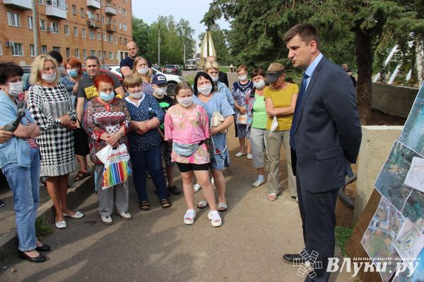 Великолучанам рассказали детали обновления парка (ФОТО)