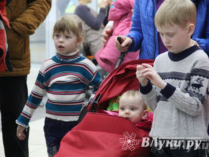 В ТЦ «Апельсин» прошла весенняя ночь распродаж