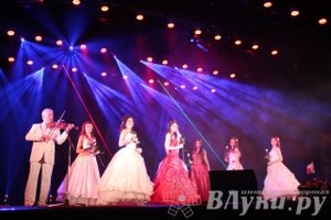 В Великих Луках состоялся сольный концерт певицы Цветаны