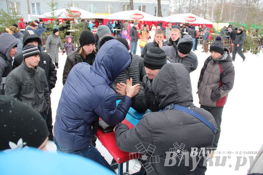В Великих Луках встретили Масленицу
