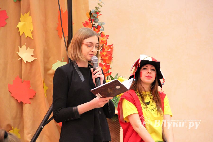 Зачем самых младших учеников 13-й школы испачкали мелом (ФОТО)