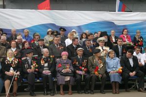 В Великих Луках прошел Военный парад