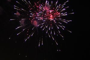 9 мая в Великих Луках. Шествие и салют