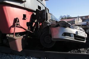 Фоторепортаж: ДТП на железнодорожном переезде в Великих Луках