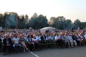 Людмила Чурсина и Пелагея поздравили Великие Луки с 850-летием (ФОТО)