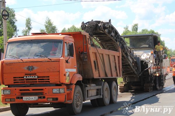 В Великих Луках ограничат движение транспорта