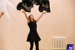 В Великих Луках поздравляют мам (ФОТО)