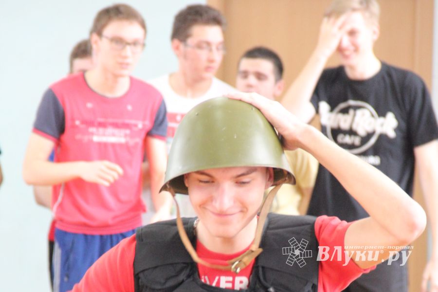 Конкурс «А ну-ка, парни!» прошёл в великолукской гимназии (фото)