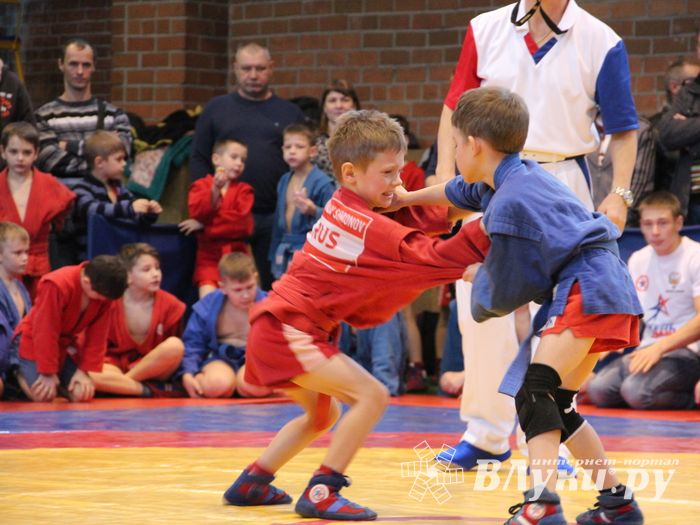 Открытый турнир по самбо «Новогодняя звезда-2019» прошел в Великих Луках (ФОТО)
