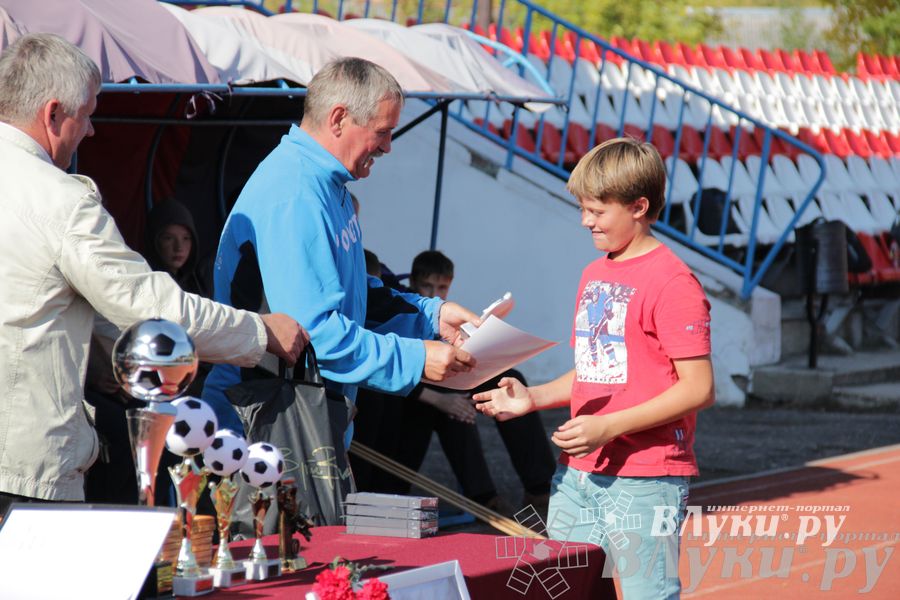 В Великих Луках завершился открытый турнир по футболу памяти М. Ф. Хренова (фото)