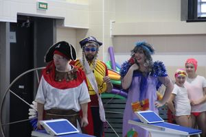 В Великолукском Айсберге прошли соревнования по плаванию на призы Деда Мороза (ФОТО)