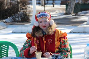 В Великих Луках широко отметили Масленицу (ФОТО)