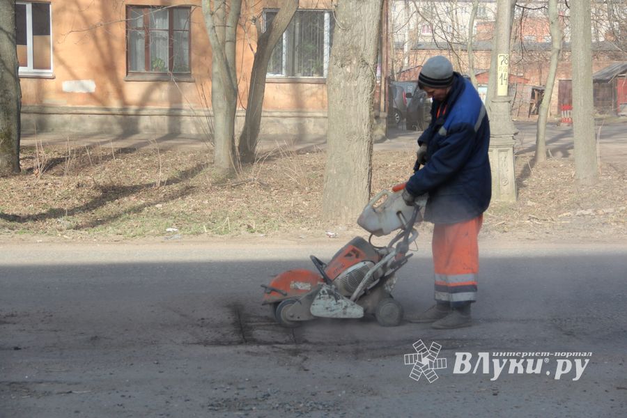 Ямочный ремонт на ул. Нелидовской (ФОТО)