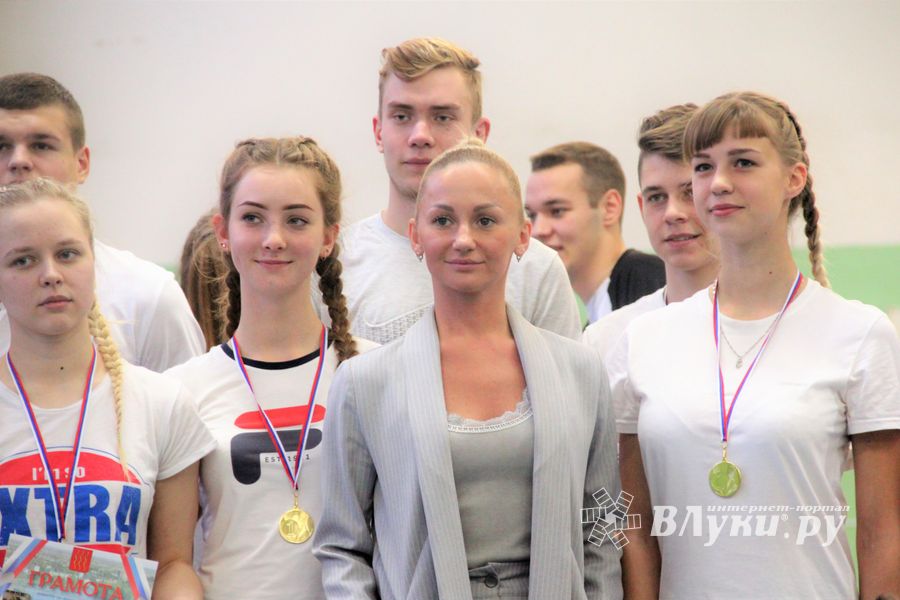 В Великих Луках прошло Первенство города по командной гимнастике (ФОТО)