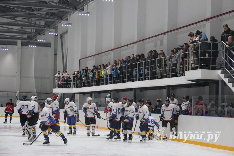 В Великих Луках открыли «Айсберг» (ФОТО)