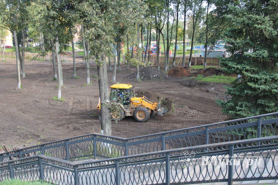 В великолукском парке приступили к планировке территории (ФОТО)