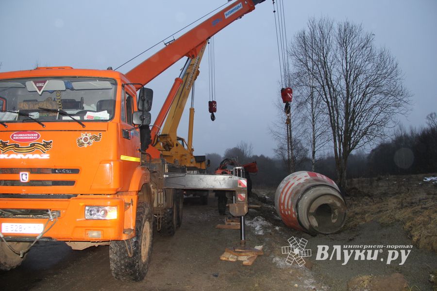 В районе деревни Булынино перевернулась бетономешалка (ФОТО)