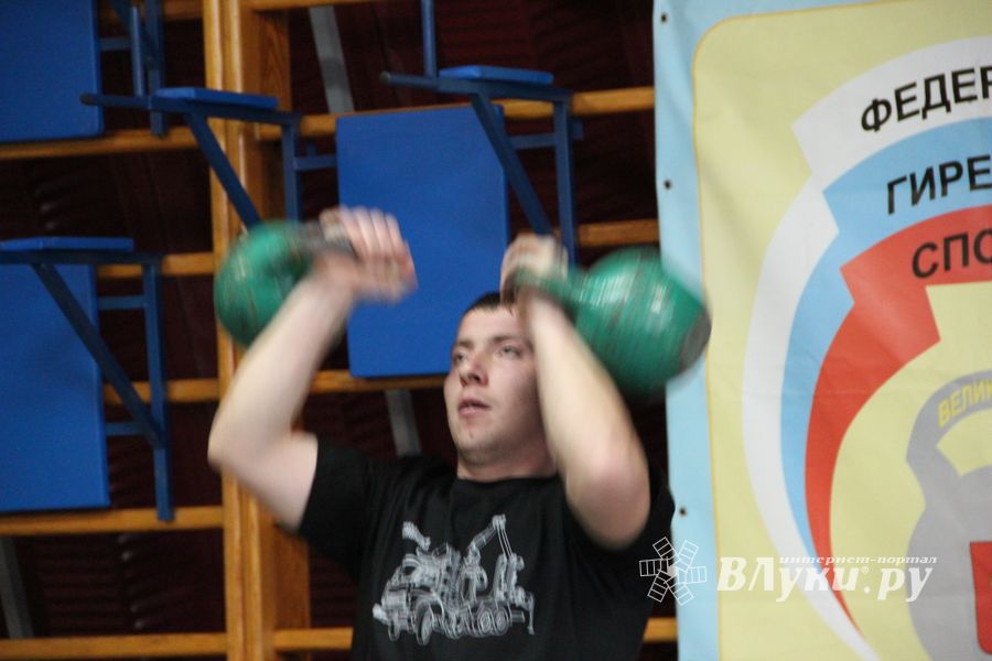 В Великих Луках прошла спартакиада по гиревому спорту среди предприятий и организаций города (фото)