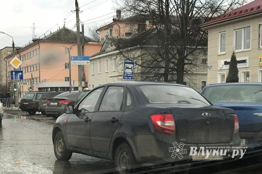 Фотофакт: ДТП на проспекте Октябрьском 