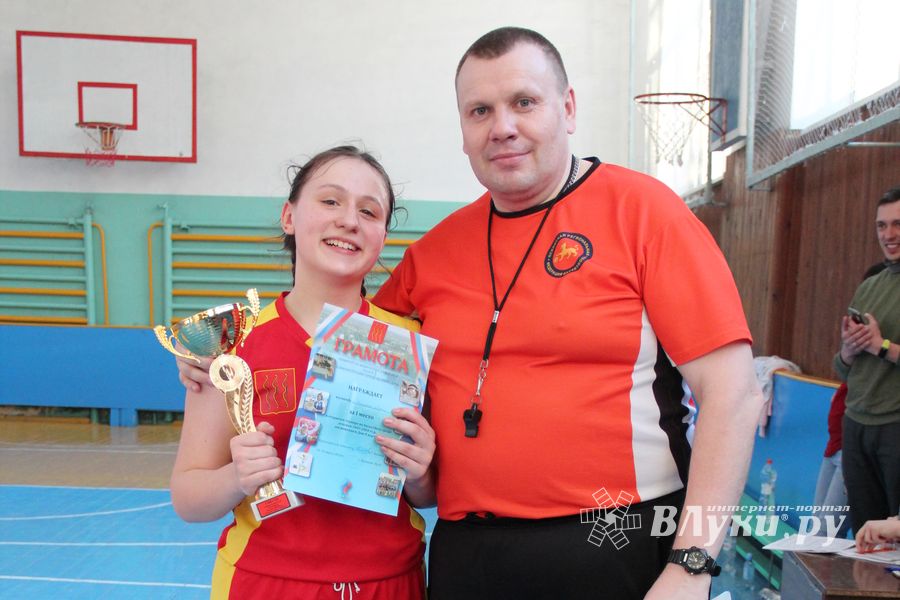 Великолучанки завоевали золото на открытом турнире по баскетболу (ФОТО)