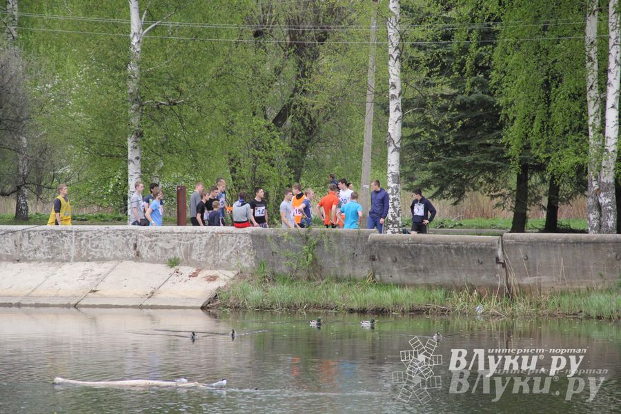 В Великих Луках прошла весенняя городская эстафета (фото)