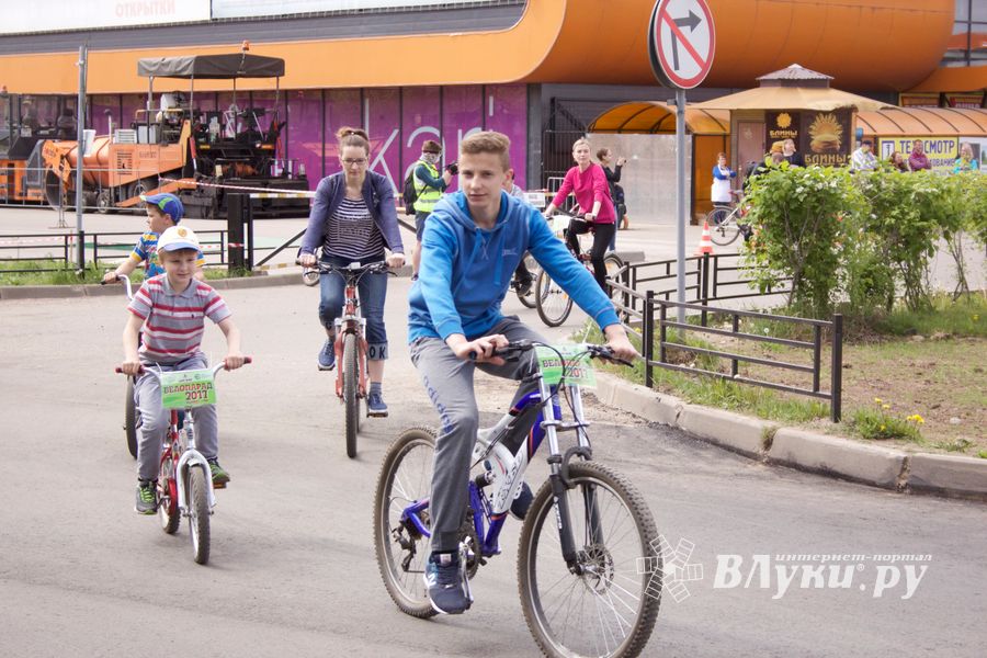 В Великих Луках прошёл Всероссийский велопарад (ФОТО)