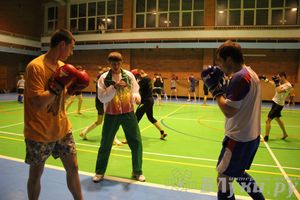 В Великих Луках прошел мастер-класс по кикбоксингу (фото)