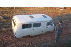 Жители Великолукского района жалуются на отсутствие дороги и смертельно опасное «направление» (ФОТО)