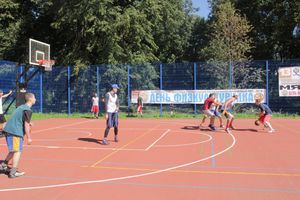 «Оранжевый мяч» в Великих Луках в День физкультурника (ФОТО)