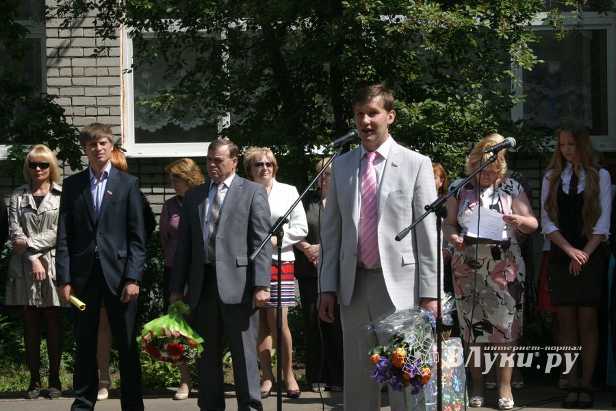 Сегодня в городе проходят последние звонки