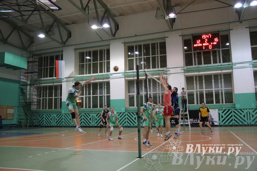 Сборная Великолукского района стала обладателем Кубка города по волейболу (фото)