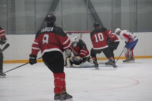 Уверенная победа «Экспресса» на ледовой арене (ФОТО)