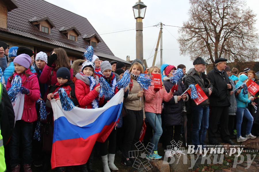 Эстафета Олимпийского огня в Изборске и Пскове