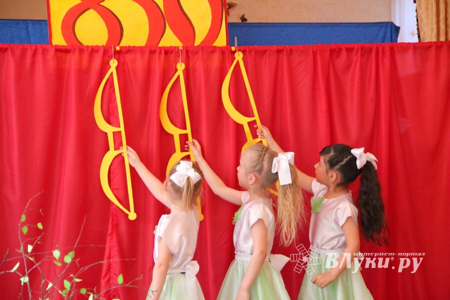 В Великих Луках наградили победителей фестиваля «Великолукская веснянка» (фото)