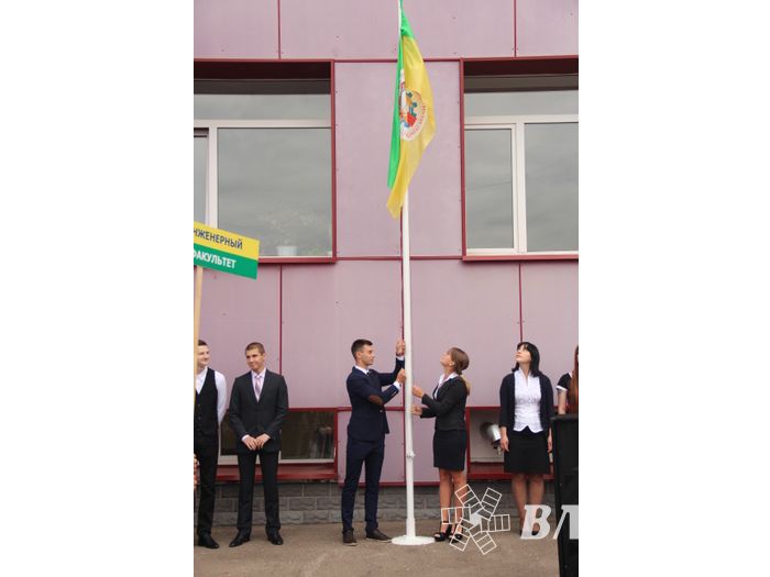 ВГСХА встретила первокурсников пирогами (ФОТО)