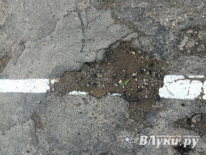 Ремонт дорог в Псковской области — «заплевать» и нарисовать (ФОТО)