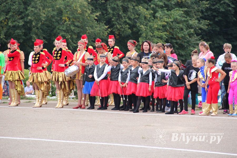 В Великих Луках проходит ​Международный фестиваль-конкурс среди мажореток и барабанщиц на кубок города Воинской славы Великие Луки (ФОТО)