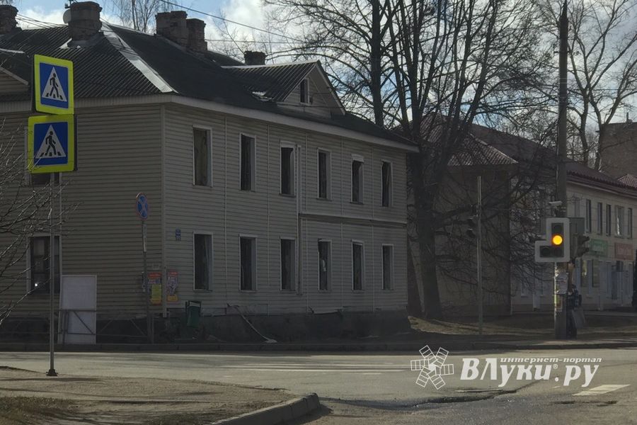 Пожар на перекрестке проспектов Гагарина и Октябрьском (ФОТО)