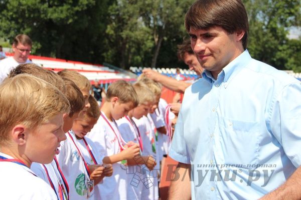Юные футболисты из Калининграда стали победителями турнира «Локобол» в Великих Луках (фото)